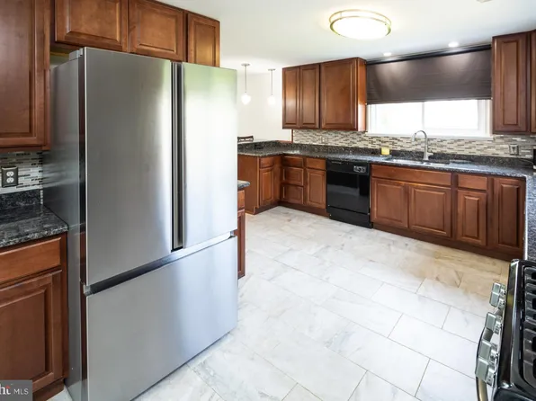 2207 Faulkland Rd, Wilmington, DE 19805