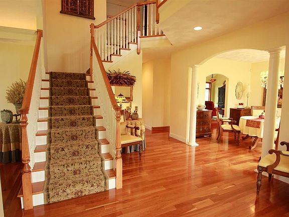 3rd image of 64 Hawkins Glen Dr