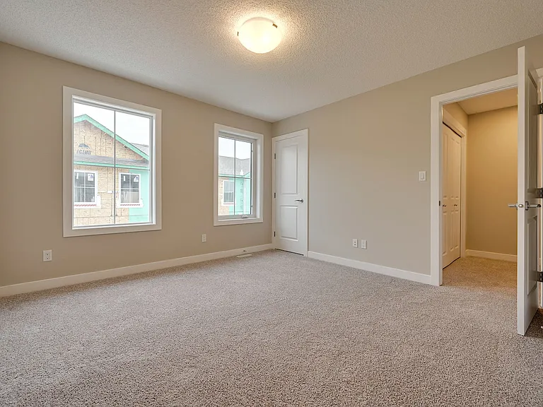 2610 Maple Way NW — Photo 4