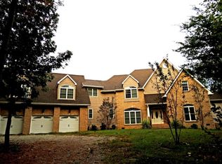 10292 Robins Nest Ln, Gloucester, VA 23061