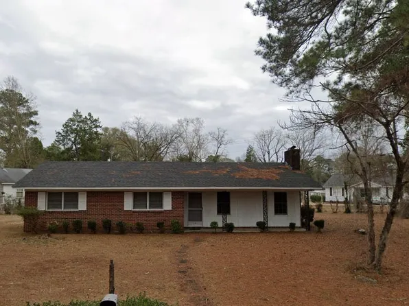 202 Crestwood Dr, Selma, AL 36701