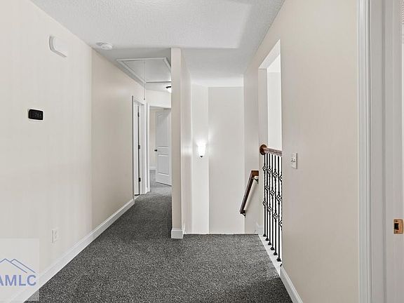 5th image of 267 Alcott Cir