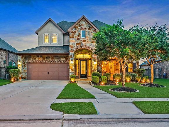 2nd image of 24303 Mirandola Ln