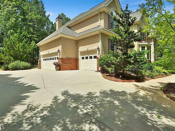 4th image of 1111 Astoria Ln
