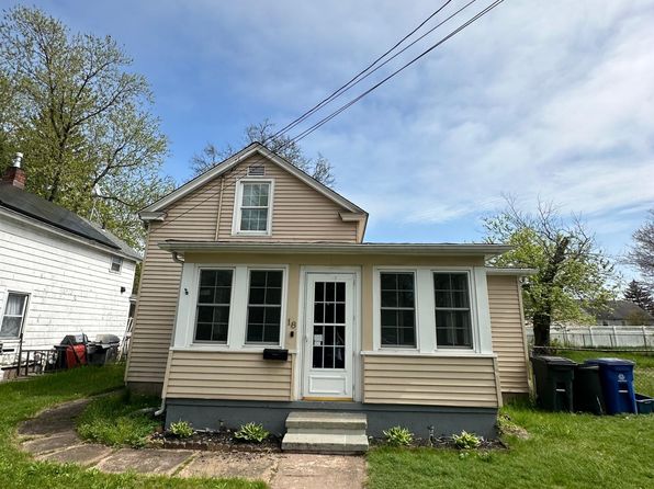 18 Maple St