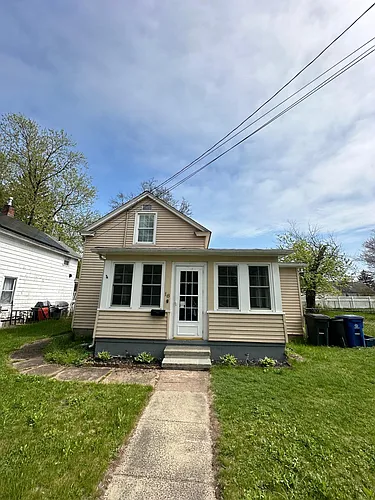 18 Maple St Photo 1