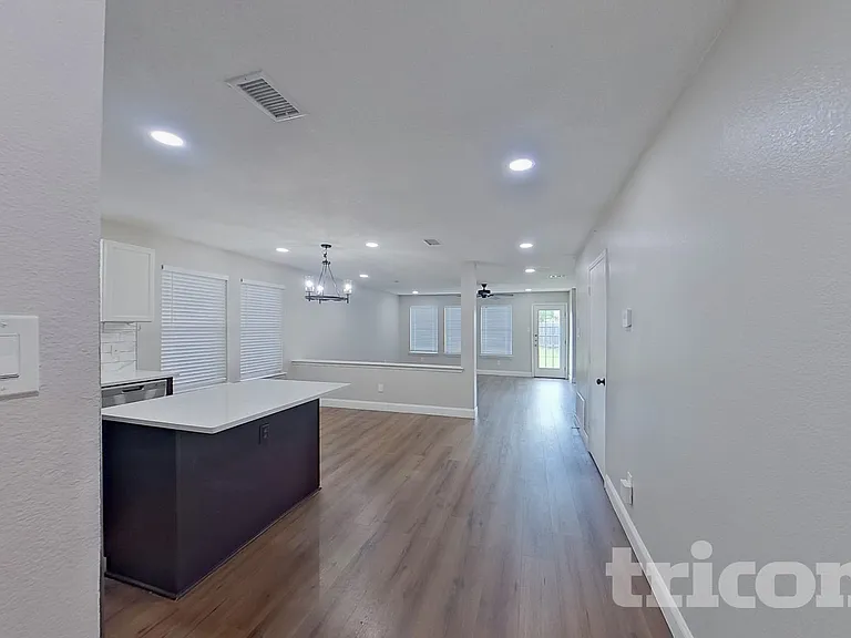 2949 Monticello Ln — Photo 5