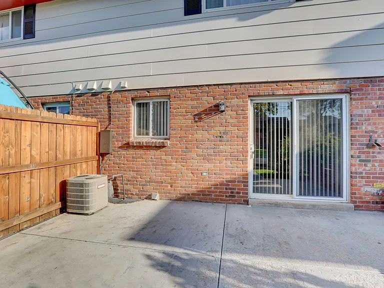 Applewood Crest Townhomes & Apartments — Photo 82