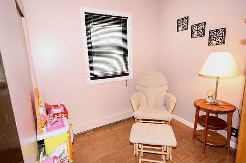 3rd image of 1455 E 53rd St