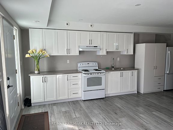 4th image of 3029 Finch Ave W #14