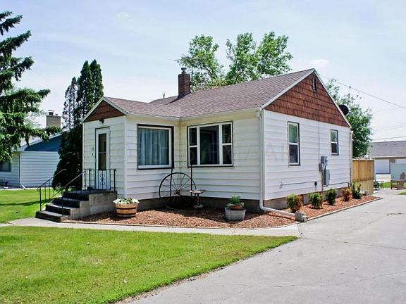 2nd image of 932 1st St N