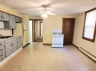 16 Cross St #1R, Uxbridge, MA 01569