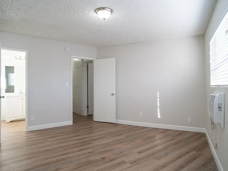 10725 Acama St — Photo 18