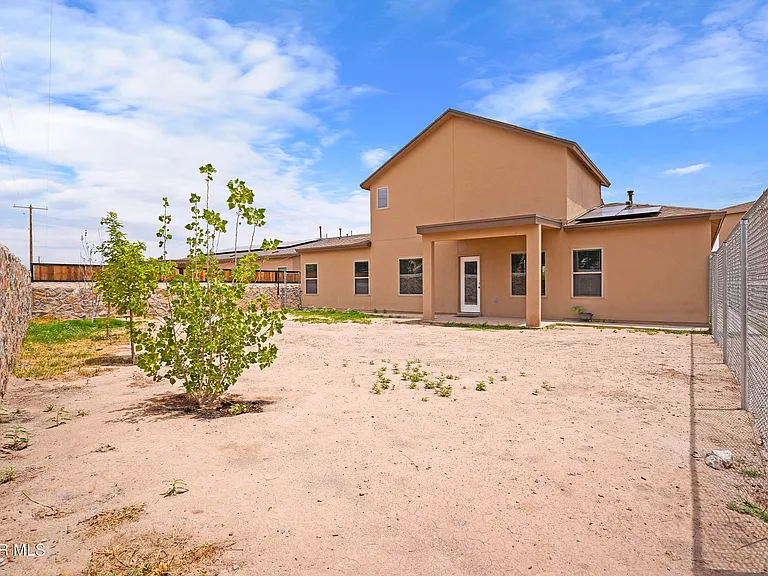 618 Rafael Marmolejo St — Photo 32
