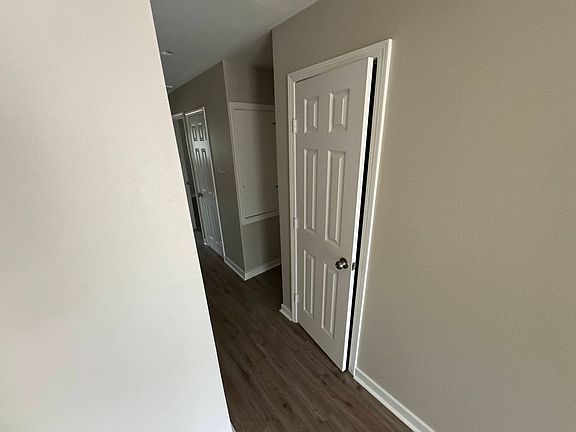 5th image of 304 Mimosa St