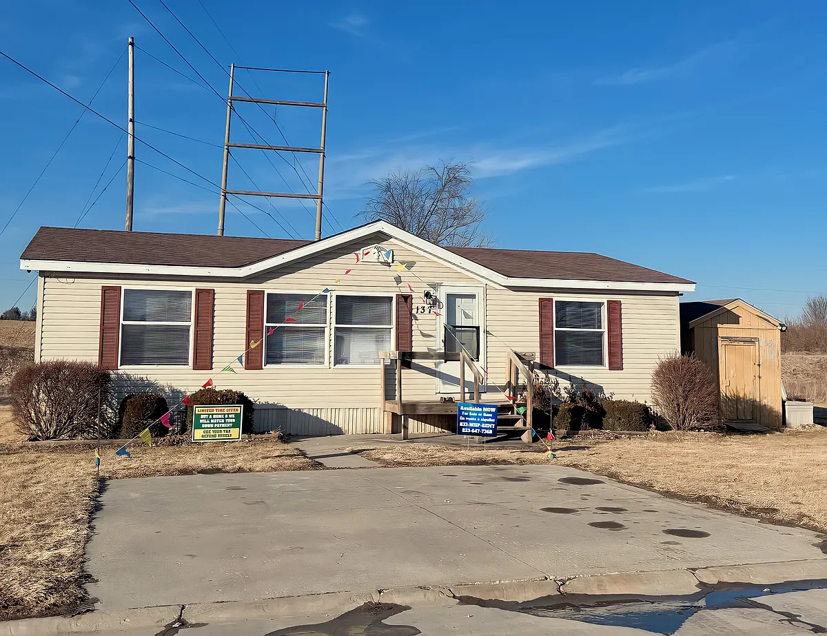Building Photo - 2552 Smith Ave #137