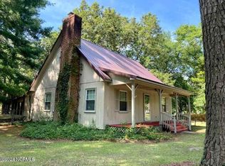 22580 Hoyl Cir, Maxton, NC 28364