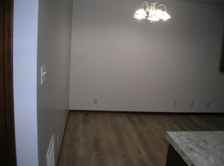 2412 N Severance St, Hutchinson, KS 67502