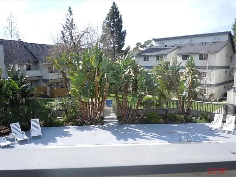 1043 Southwood Dr #L — Photo 13