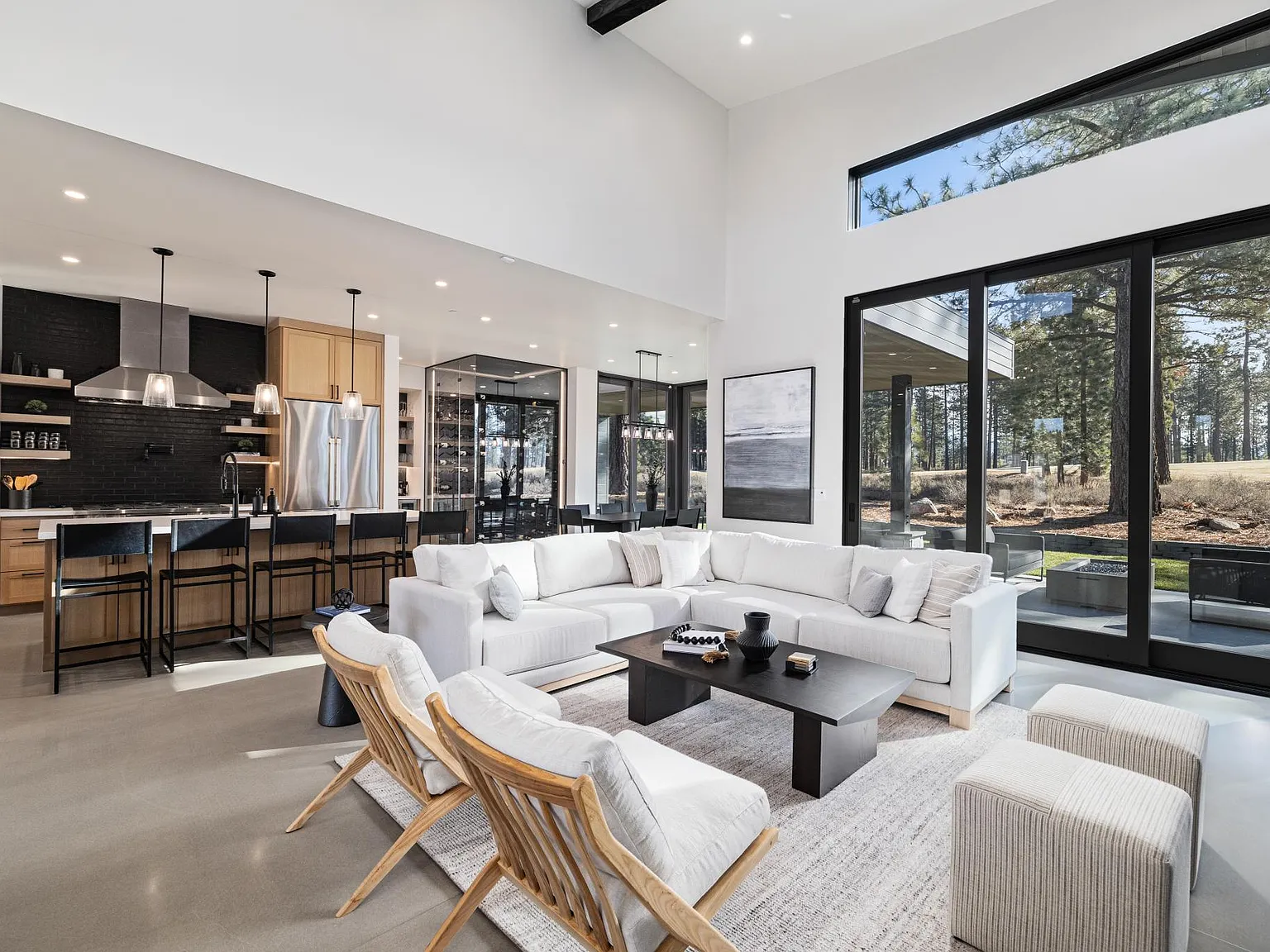 4 bed, 3300 sqft, $12,000 — Photo 1