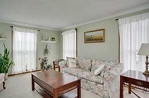4th image of 10 Sugarbush Way
