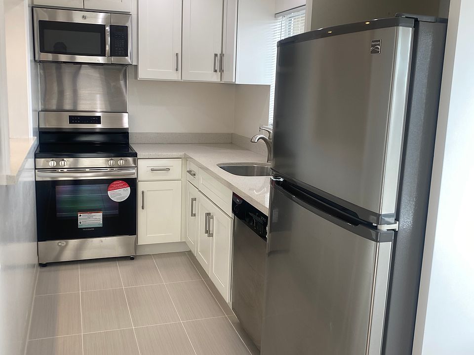 1st image of 1144 Capuchino Ave #4