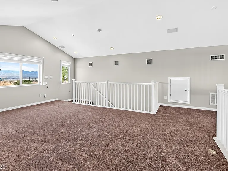 2852 Josephine Dr — Photo 21