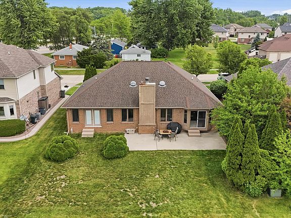 4th image of 41891 Clinton Pines Dr