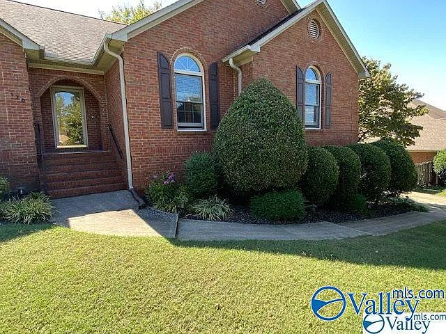 3 bed, 4.0 bath, 2434 sqft, $1,895 — Photo 2