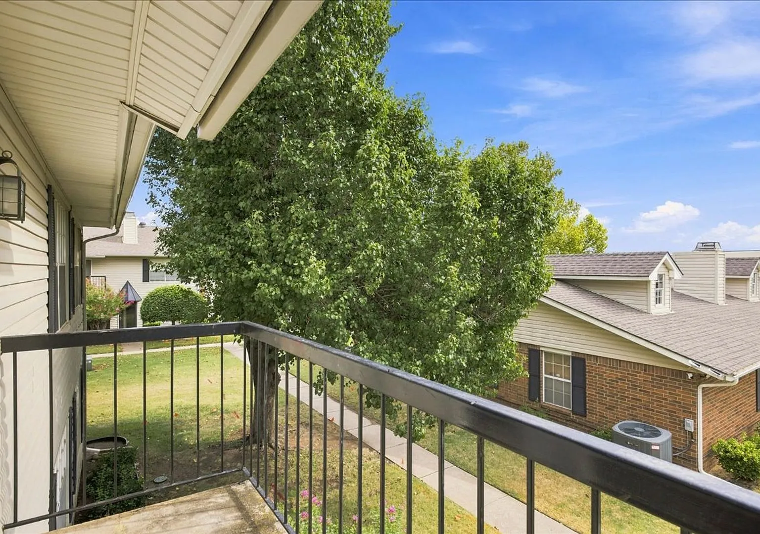 2 Bedroom in the Nantucket gated community — Photo 3