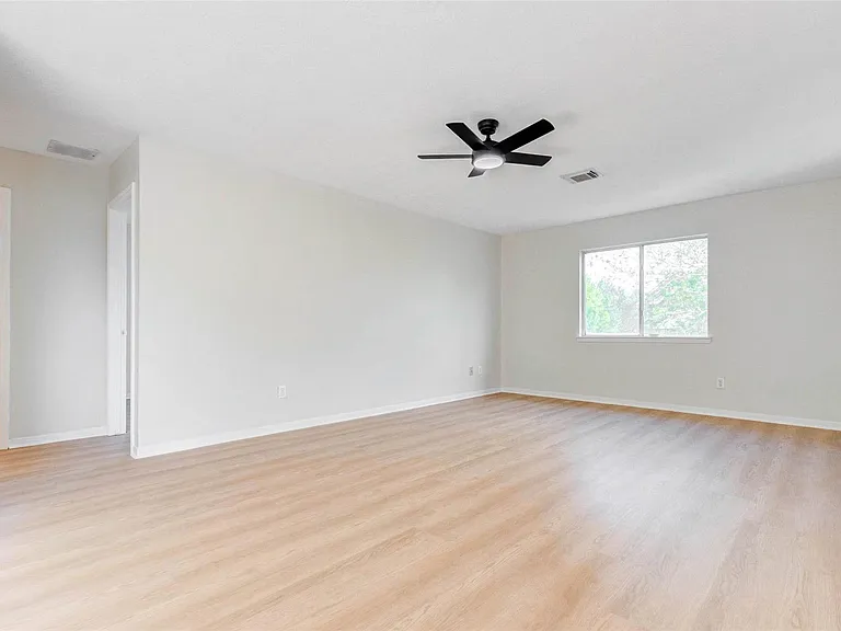 5318 Cilantro Ln — Photo 32