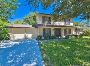5019 Round Table Dr, Windcrest, TX 78218
