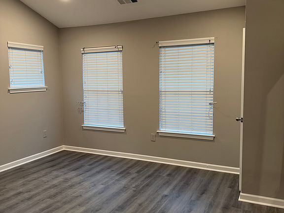 4th image of 380 Pine Hill Pl #380