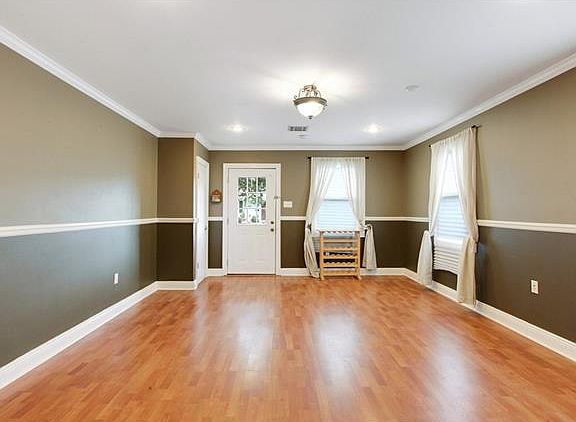 3rd image of 872 Lemoyne St