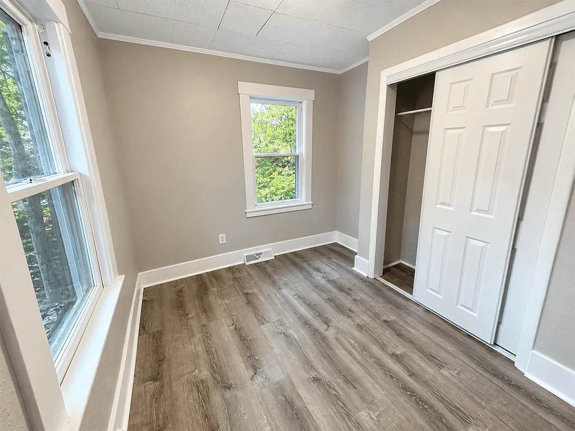 3 bed, 968 sqft, $1,100 — Photo 4