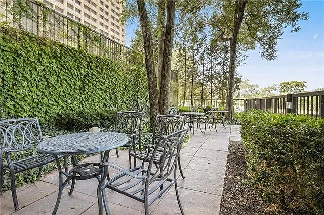 600 E Admiral Blvd #304 — Photo 9