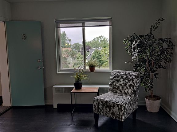 4th image of 520 Broad Blvd