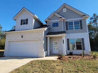 210 McGinnis Cir, Calhoun, GA 30701