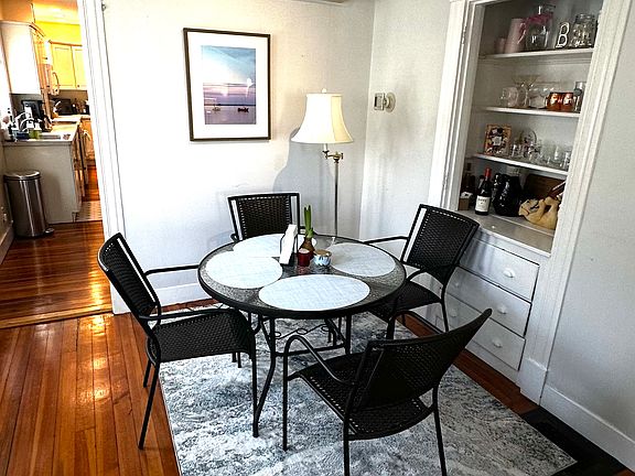 5th image of 128 Garden St #1