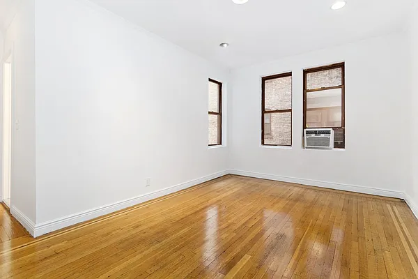 Rented by REAL New York | media 20