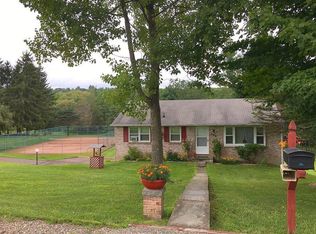 804 Beach Rd, Apalachin, NY 13732