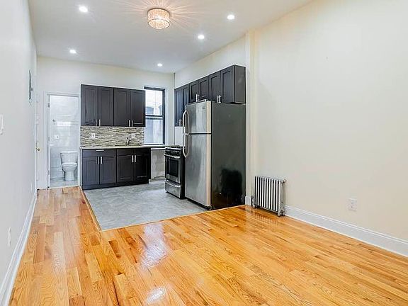 3rd image of 433 Rogers Ave APT 8