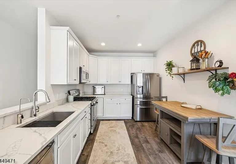 121 Sequoia Dr — Photo 10