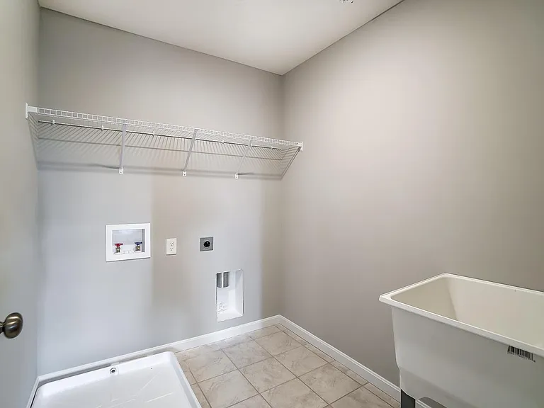 4898 Harrier Ln — Photo 8