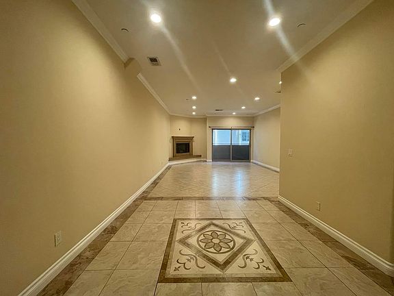4th image of 5234 Vantage Ave Unit 102