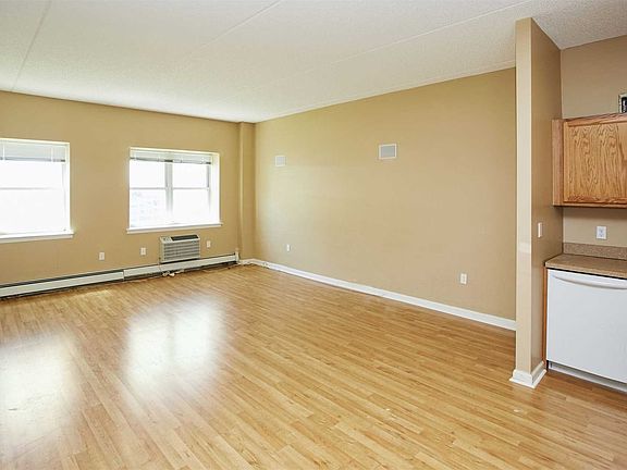 4th image of 79-14 Rockaway Beach Blvd #1K