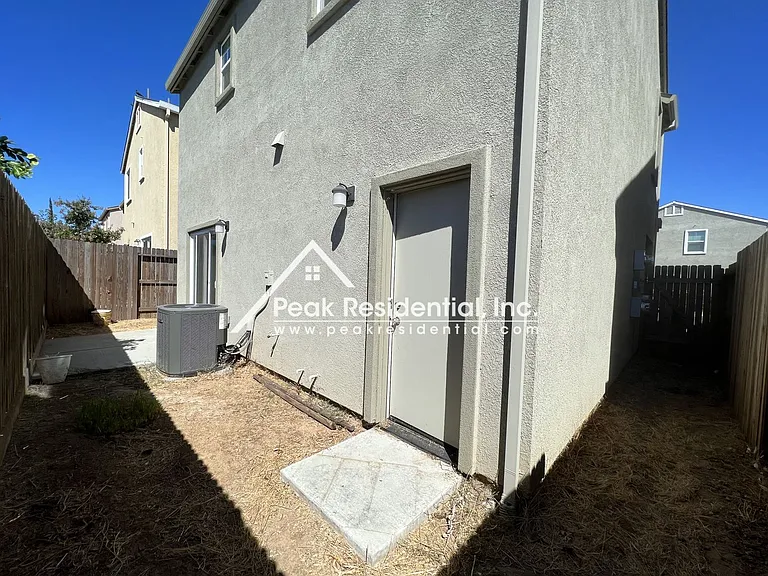 8112 Creeping Willow Ln — Photo 28