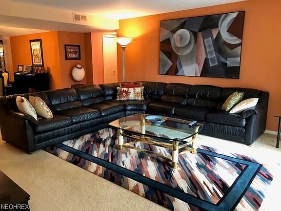 4th image of 100 Fox Hollow Dr APT 302C