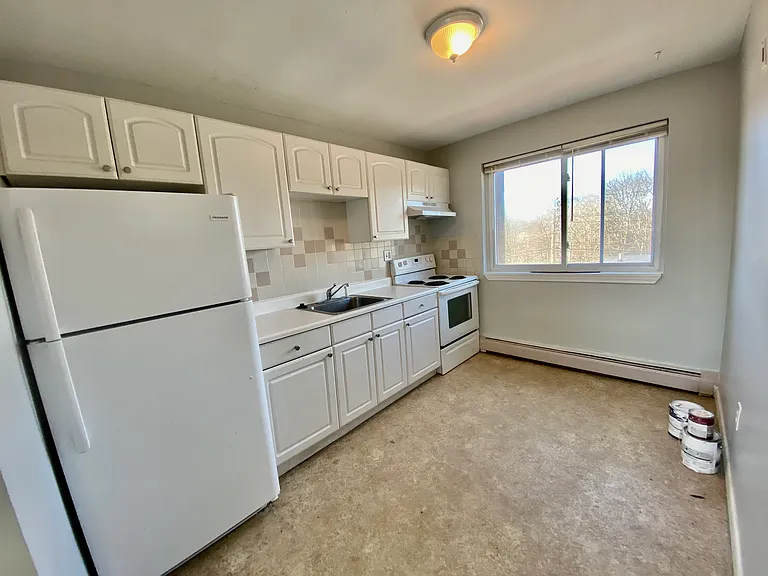 6 Waterloo St #8 — Photo 6