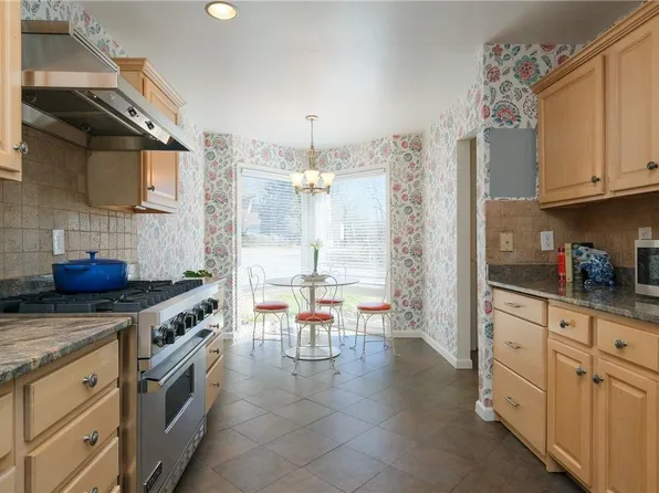 28 Spring Pond Drive, Ossining, NY 10562